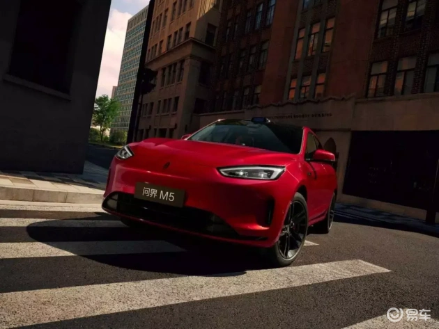 问界新M5 Ultra vs 特斯拉Model Y